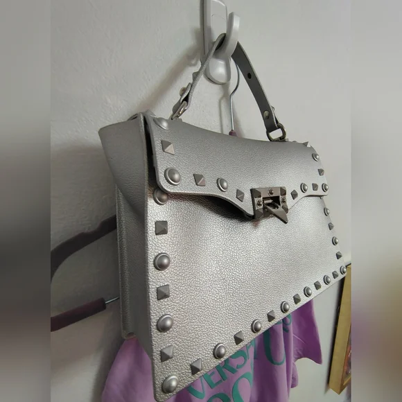 Elegant Studded Bagguette Handbag - Picture 6 of 9